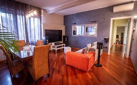 Cinematic Modern Flat, 100 mt da Ospedale - SKY TV