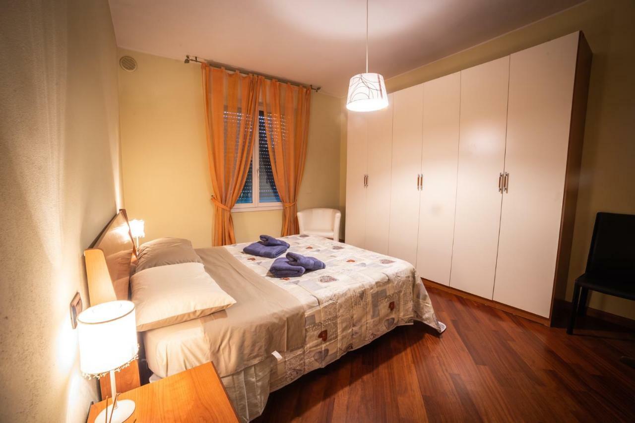 Appartamento Cinematic Modern Flat, 100 Mt Da Ospedale Ravenna Esterno foto