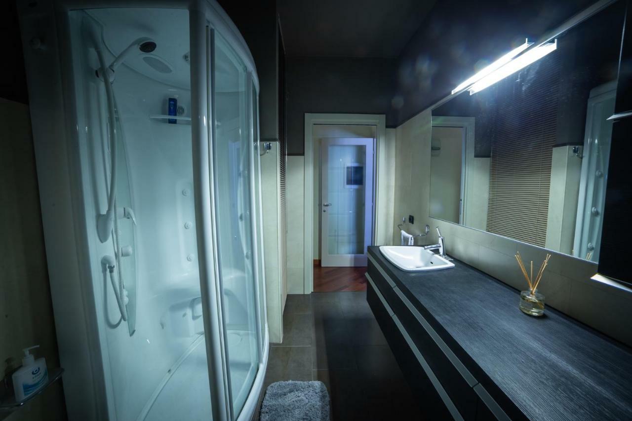 Appartamento Cinematic Modern Flat, 100 Mt Da Ospedale Ravenna Esterno foto